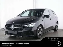 Lack kosmosschwarz Gebraucht 2024 Mercedes B180 Progressive Van / Kleinbus | 30.770 € (Fairer Preis)