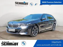 Grau Gebraucht 2024 BMW 520 M Sport Kombi | 50.487 € (Superpreis)