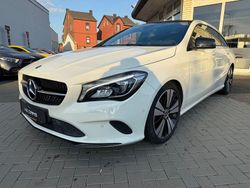 Weiß Gebraucht 2017 Mercedes CLA200 Shooting Brake Kombi | 18.999 € (Fairer Preis)