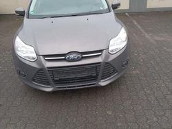 Grau Gebraucht 2013 Ford Focus Limousine | 2.800 € (Superpreis)