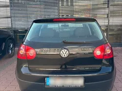 Schwarz Gebraucht 2005 VW Golf V Limousine | 2.200 €
