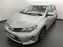 Silber Gebraucht 2013 Toyota Auris Hybrid Executive Limousine | 12.590 € (Fairer Preis)