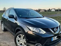 Schwarz Gebraucht 2015 Nissan Qashqai 360º SUV | 13.000 € (Fairer Preis)