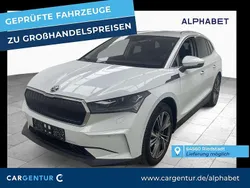 Weiß Gebraucht 2022 Skoda Enyaq iV Loft SUV | 32.895 € (Fairer Preis)