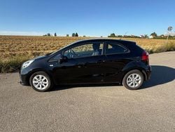 Schwarz Gebraucht 2015 Kia Rio Kleinwagen | 5.200 € (Guter Preis)