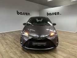 Marlingrau metallic Gebraucht 2018 Toyota Yaris Basis Limousine | 10.490 € (Fairer Preis)
