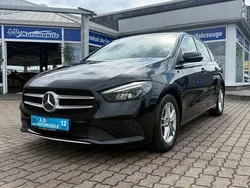 Schwarz Gebraucht 2019 Mercedes B200 Van / Kleinbus | 21.490 € (Guter Preis)