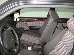 Schwarz Gebraucht 1995 Mercedes 220 Limousine | 12.800 €