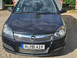 Schwarz Gebraucht 2010 Opel Astra Kombi | 2.000 € (Superpreis)