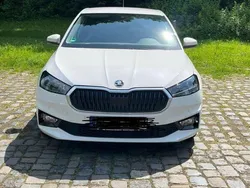 Weiß Gebraucht 2021 Skoda Fabia Style Kleinwagen | 15.500 € (Fairer Preis)