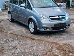 Silber Gebraucht 2007 Opel Meriva Van / Kleinbus | 2.500 € (Teuer)