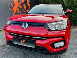 Rot Gebraucht 2018 Ssangyong Tivoli SUV | 10.990 € (Fairer Preis)