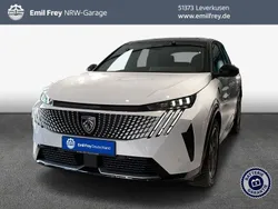 Okenit weiss metallic Gebraucht 2024 Peugeot e-3008 GTi SUV | 43.750 € (Superpreis)