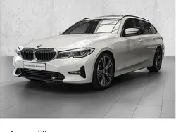 Weiß Gebraucht 2022 BMW 330 Sport Line Kombi | 35.990 € (Teuer)