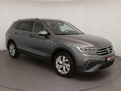 Grau Gebraucht 2024 VW Tiguan Allspace S SUV | 30.440 € (Superpreis)