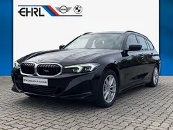 Schwarz Gebraucht 2022 BMW 318 Shadowline Kombi | 25.900 € (Guter Preis)