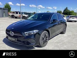 Metalliclack kosmosschwarz Gebraucht 2024 Mercedes A250 Limousine | 30.650 € (Guter Preis)