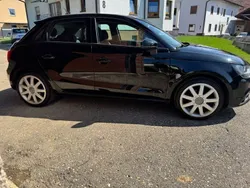 Schwarz Gebraucht 2012 Audi A1 Sportback Attraction Kleinwagen | 12.000 €