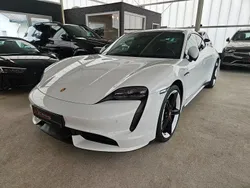 Weiß Gebraucht 2021 Porsche Taycan Turbo Chrono Limousine | 72.800 € (Guter Preis)