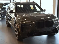 Grau Neu 2025 BMW X7 Performance SUV | 132.090 € (Teuer)