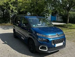 Blau Gebraucht 2021 Citroën Berlingo Feel Van / Kleinbus | 21.500 € (Fairer Preis)