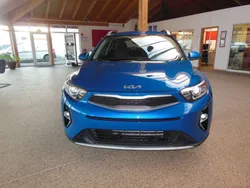 Bathysblau Gebraucht 2023 Kia Stonic Comfort SUV | 21.000 € (Etwas zu teuer)