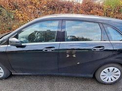 Schwarz Gebraucht 2012 Mercedes B200 Van / Kleinbus | 9.900 € (Fairer Preis)