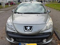 Grau Gebraucht 2008 Peugeot 207 CC Platinum Cabrio | 1.999 € (Guter Preis)