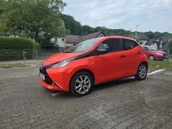 Orange Gebraucht 2014 Toyota Aygo Kleinwagen | 6.100 € (Fairer Preis)