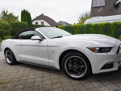 Weiß Gebraucht 2015 Ford Mustang Cabrio | 24.600 € (Fairer Preis)