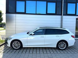 Weiß Gebraucht 2021 BMW 330 Sport Line Kombi | 31.999 € (Etwas zu teuer)