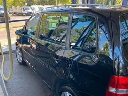 Schwarz Gebraucht 2004 VW Touran Van / Kleinbus | 4.000 € (Teuer)