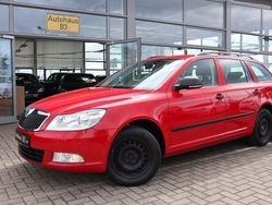 Rot Gebraucht 2011 Skoda Octavia Classic Kombi | 4.884 € (Teuer)