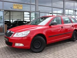 Rot Gebraucht 2011 Skoda Octavia Classic Kombi | 4.884 € (Fairer Preis)