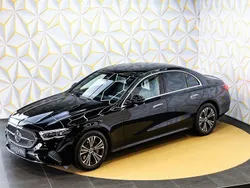 Obsidiabschwarz Gebraucht 2024 Mercedes E220 Limousine | 65.450 €