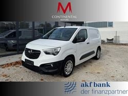 Weiß Gebraucht 2019 Opel Combo Selection Van / Kleinbus | 8.900 € (Guter Preis)