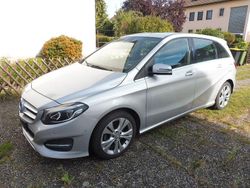 Silber Gebraucht 2015 Mercedes B200 Urban Van / Kleinbus | 8.500 € (Fairer Preis)