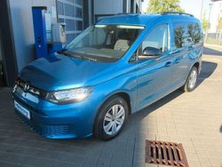 Blau Neu 2025 VW Caddy Family Van / Kleinbus | 31.990 € (Etwas zu teuer)