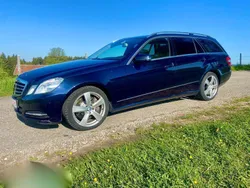 Tansanitblau metalliclack Gebraucht 2011 Mercedes E500 Kombi | 12.490 € (Guter Preis)