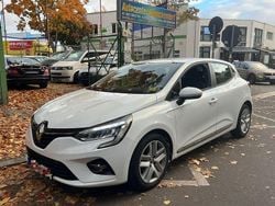 Weiß Gebraucht 2020 Renault Clio V Kleinwagen | 6.999 € (Guter Preis)