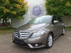 Grau Gebraucht 2012 Mercedes B180 Van / Kleinbus | 8.998 € (Fairer Preis)