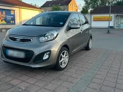 Gold Gebraucht 2012 Kia Picanto Kleinwagen | 3.450 €