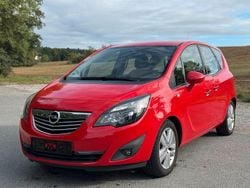 Rot Gebraucht 2011 Opel Meriva Innovation Van / Kleinbus | 2.450 € (Guter Preis)