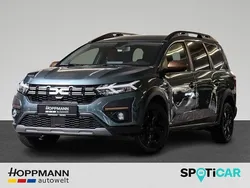 Grün Gebraucht 2023 Dacia Jogger Extreme Van / Kleinbus | 20.990 € (Fairer Preis)