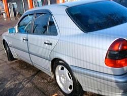 Grau Gebraucht 1999 Mercedes 240 Limousine | 3.850 €
