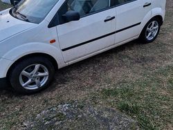 Weiß Gebraucht 2002 Ford Fiesta Kleinwagen | 400 €