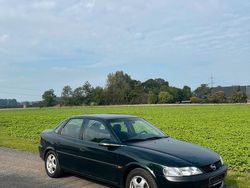 Grün Gebraucht 1998 Opel Vectra Limousine | 1.200 € (Superpreis)