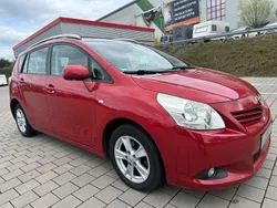 Rot Gebraucht 2010 Toyota Verso Executive Van / Kleinbus | 3.499 € (Fairer Preis)