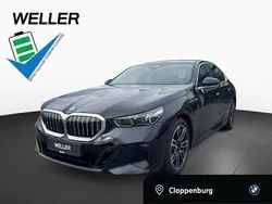 Carbonschwarz (schwarz) Gebraucht 2024 BMW 530e Comfort Edition Limousine | 57.950 €