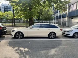 Beige Gebraucht 2019 Mercedes E220 Kombi | 11.500 €